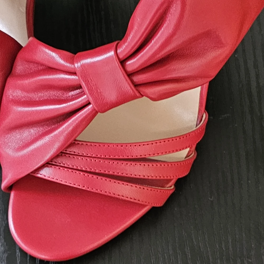 VALENTINO GARAVANI women's size‎ 36 dark red heels